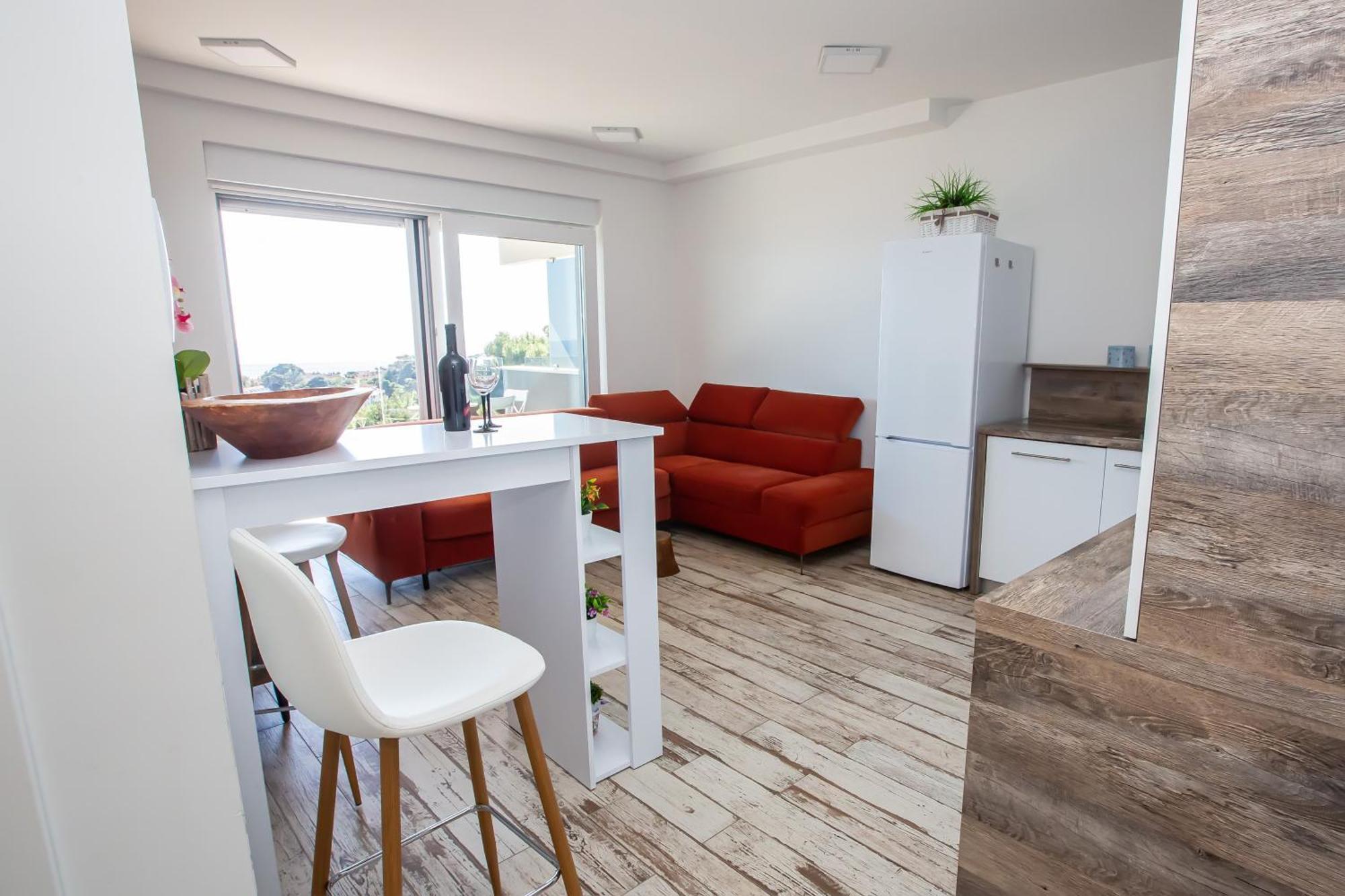 Coco & Charlie Apartment